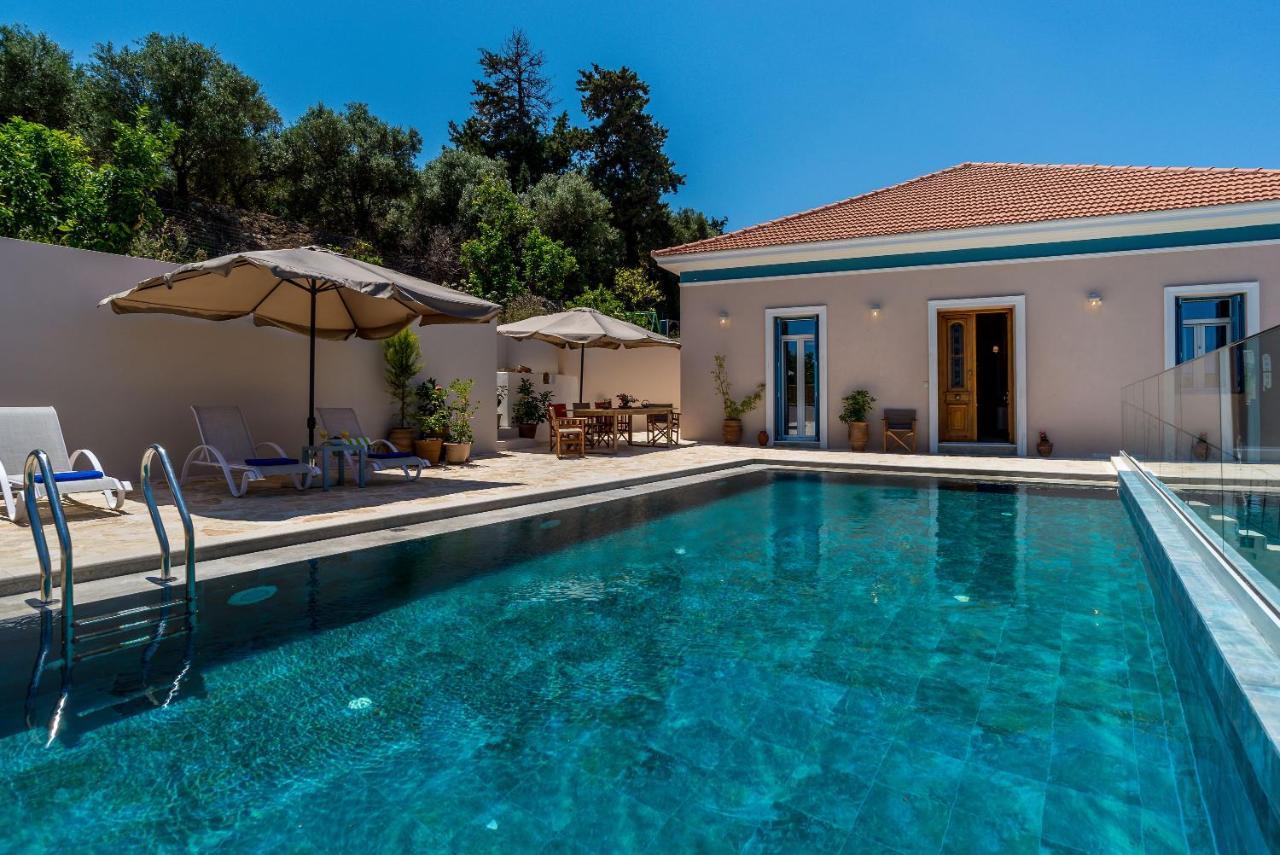 Villa Remedio Neon Khorion  Exterior photo