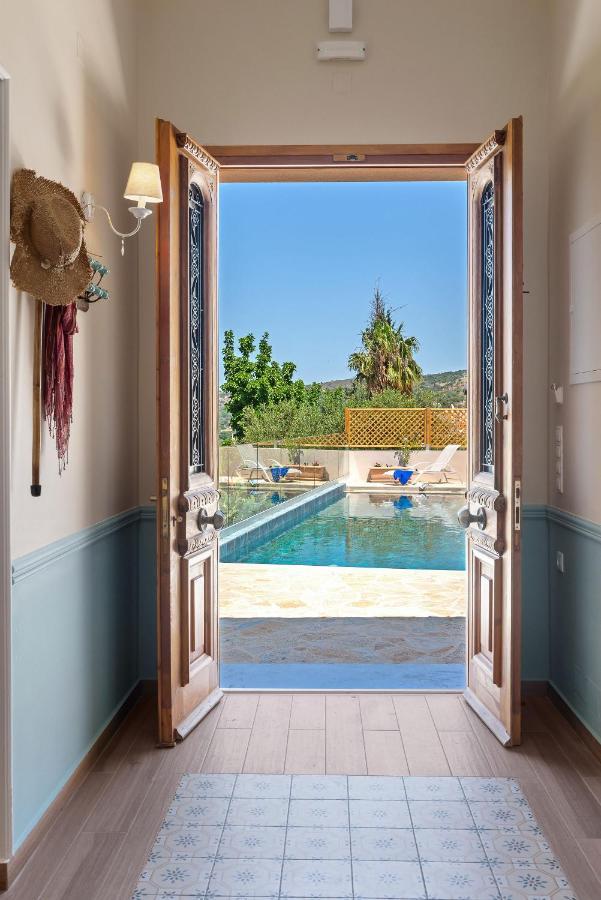Villa Remedio Neon Khorion  Exterior photo
